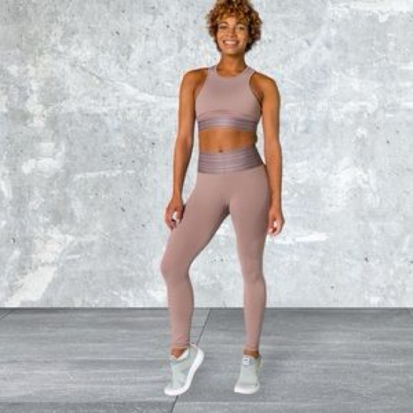 Beloforte SET Coco Bra (Small) & Lennox
Legging (Small) Set- Dusty Rose-NWT - Picture 1 of 11